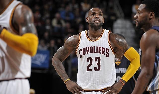  贾伦杰克逊攻防一体，灰熊主场力克掘金队